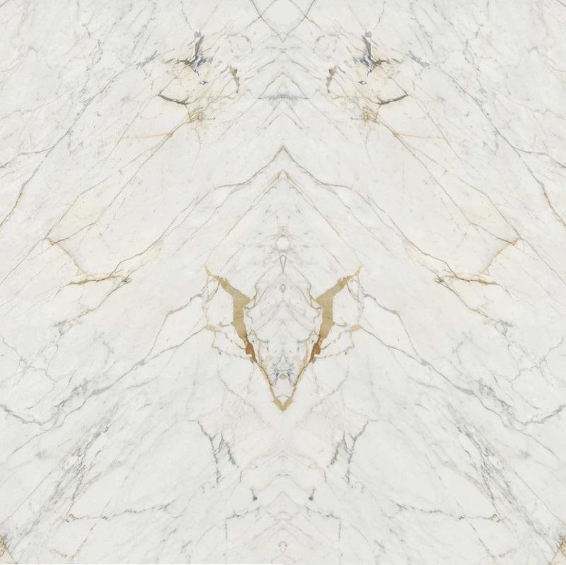 Jedinstvena kombinacija Marazzi Golden White i Treverkhome Larice pločica u dezenu mermera i drveta