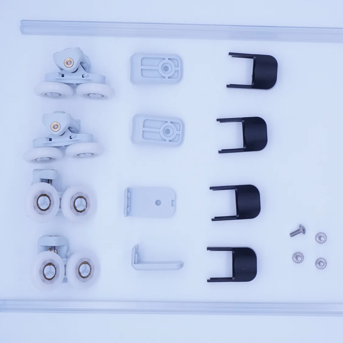 Hüppe Classics2 Black set od 2 gornja i 2 donja točkića za vrata tuš kabina sa pratećim elementima 027867