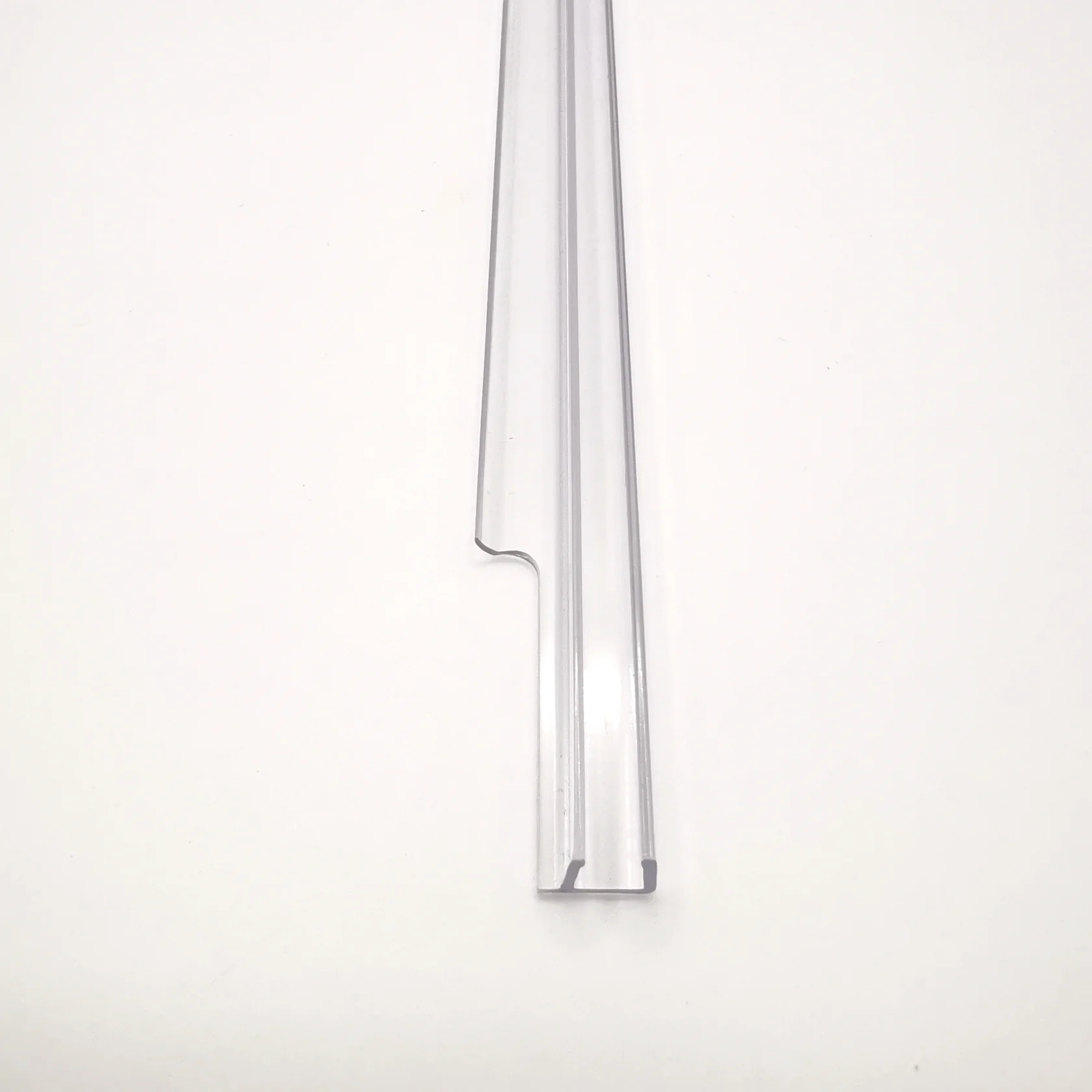 Hüppe zaptivni profil univerzalni elastični za pokretno staklo na vratima za tuš kabine sa polukružnom osnovom 068450