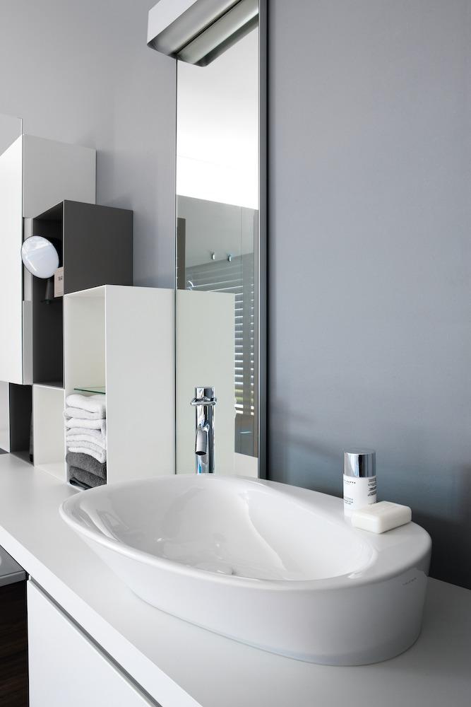 Laufen Palomba White umivaonik (lavabo) 60x40x13 nadgradni sa proširenom ivicom 8.1680.3.000.112.1 