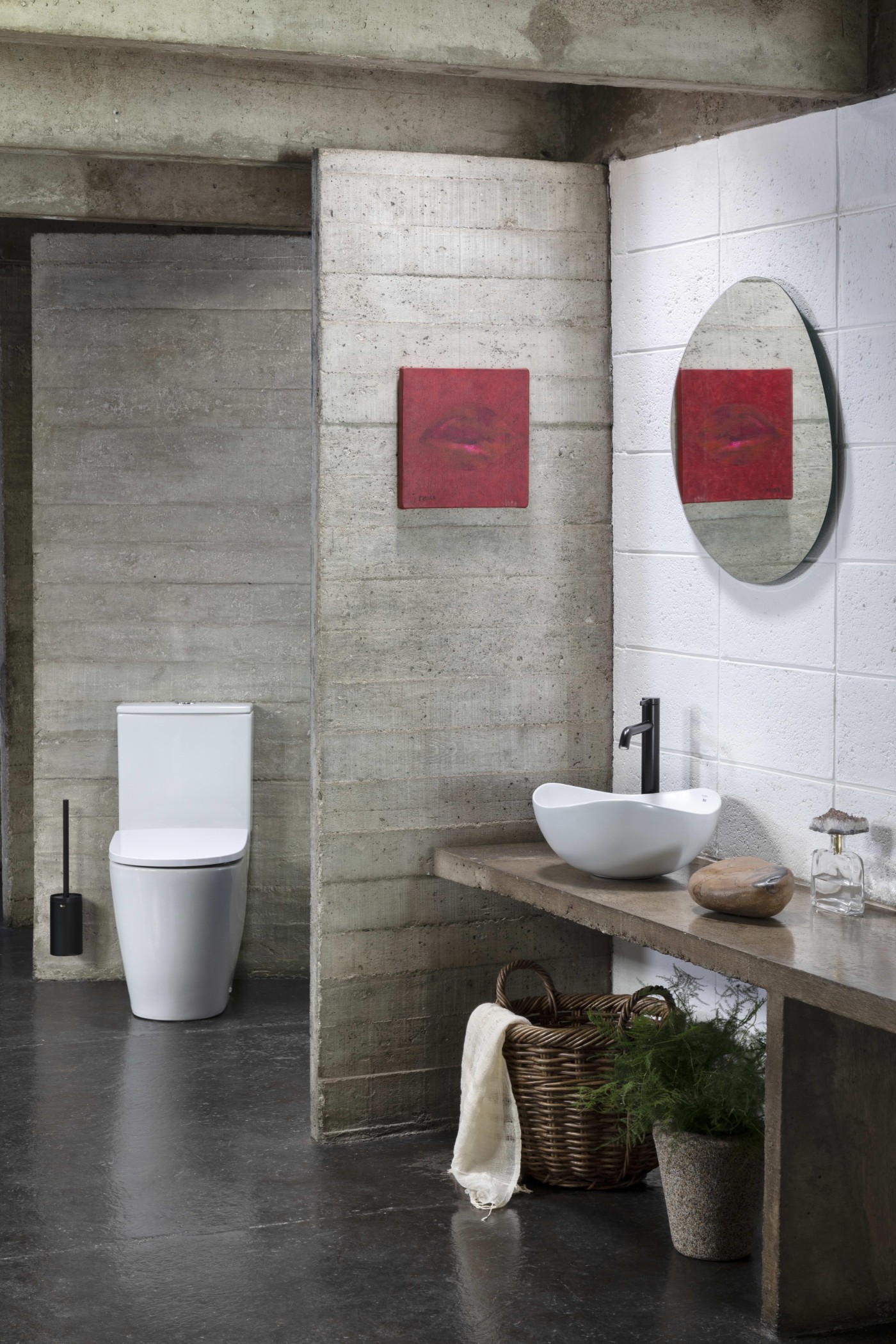 Roca Ruy Ohtake White Fineceramic® umivaonik (lavabo) 38x38x18,1 nadgradni asimetrični ovalni sa poklopcem za odliv A327A15000