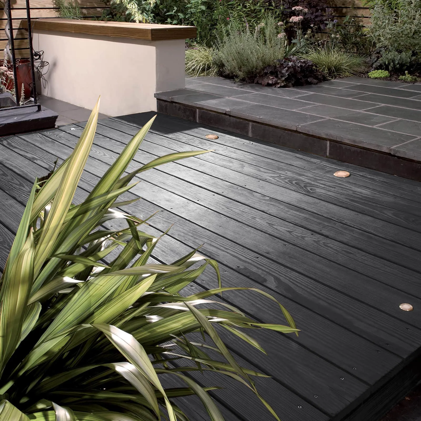 Sadolin Classic Ebony 0,75L osnovni lazurni premaz za drvo za spolja i unutra tankoslojni (0,06-0,13L/m<sup>2</sup>)