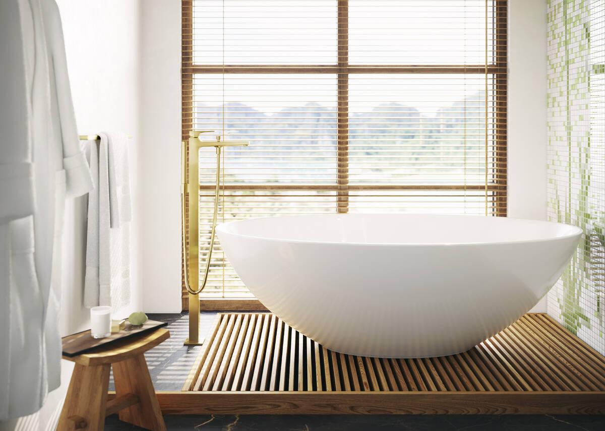 Hansgrohe Metropol Polished Gold Optic baterija (slavina) za kadu podna sa ručnim tušem, držačem ručnog tuša i crevom 32532990