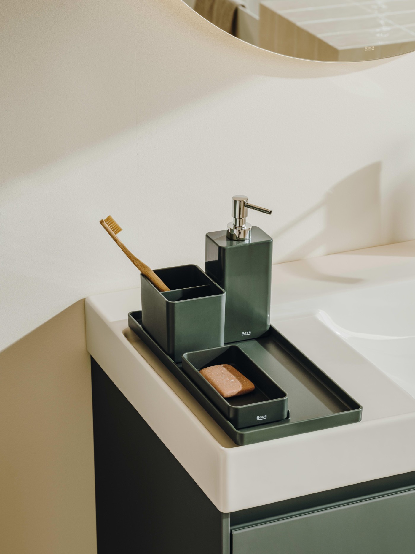 Roca Ona Matt White Fineceramic® umivaonik (lavabo) 80x46x8 konzolni sa rupom za bateriju i desnim zaravnjenjem A327689620