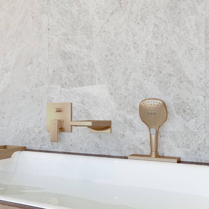 Hansgrohe Metropol 210 MPolished Gold Optic izliv zidni 32543990