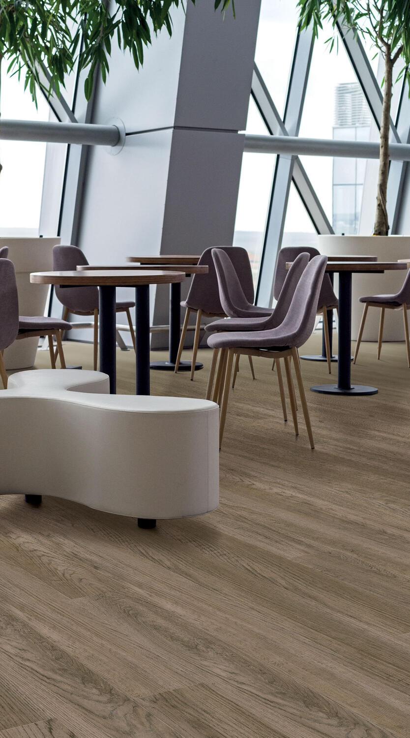 Tarkett ModularT 7 Plank Glue-Down Oak Modern Brown 257021044 16x100 2,5mm LVT obloga koja se lepi sa duboko oborenim ivicama 4.320 259.200