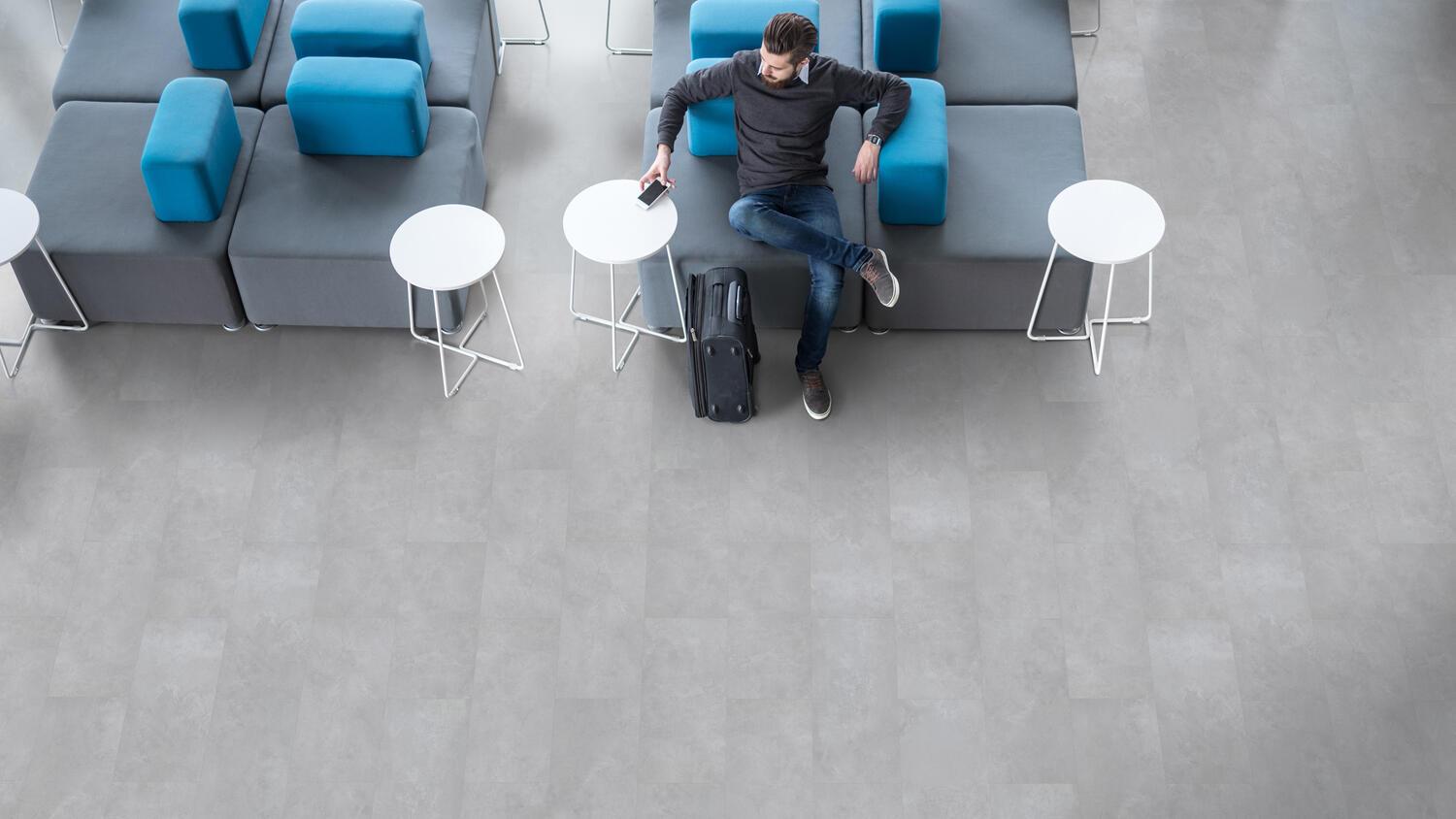 Tarkett iDeal SPC 50 Tile Click Frost Concrete 258809000 30,5x61 5mm SPC obloga za klik-postavljanje 1.674