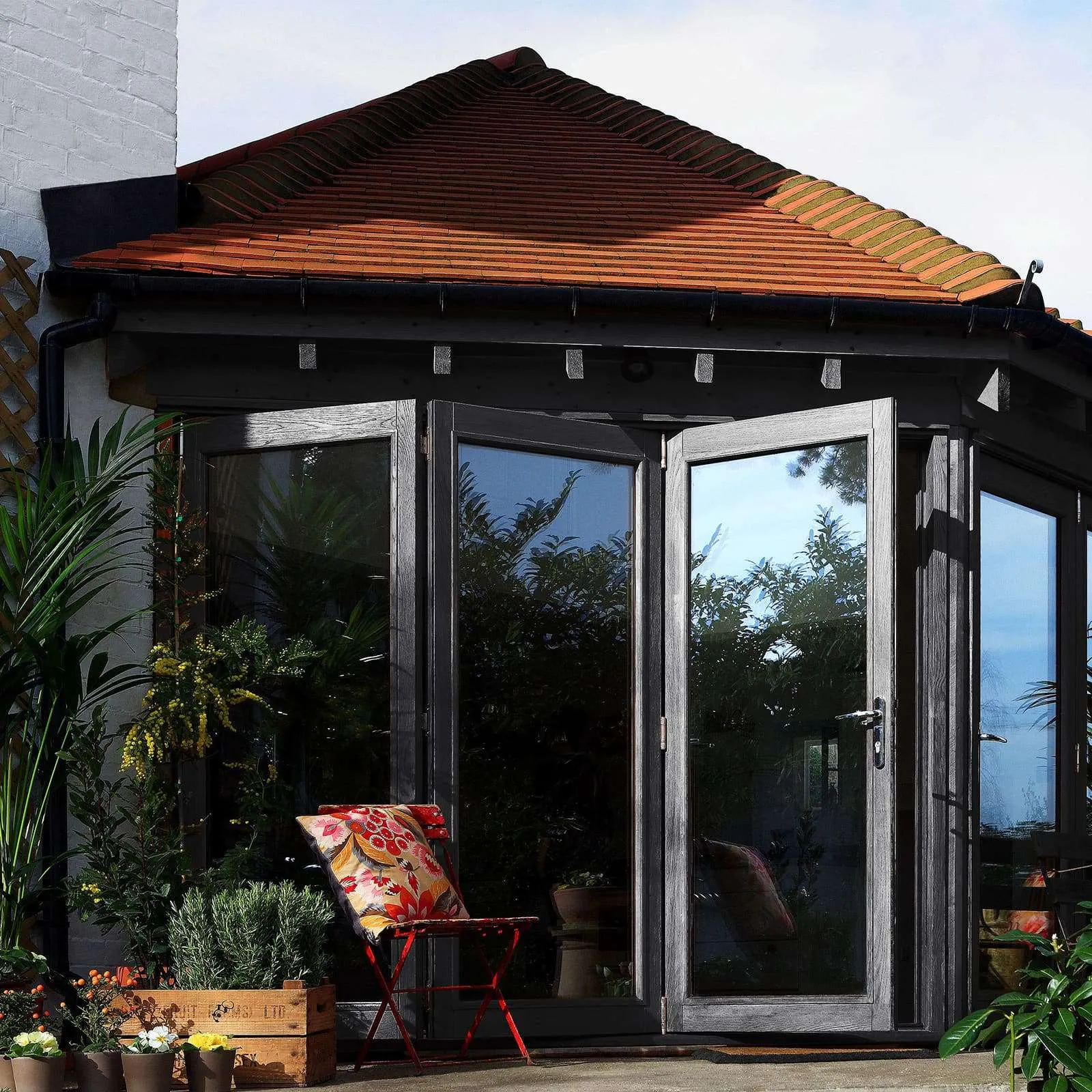 Sadolin Extra Ebony 0,75L posebni lazurni premaz za drvo za spolja debeloslojni (0,07-0,17L/m<sup>2</sup>)