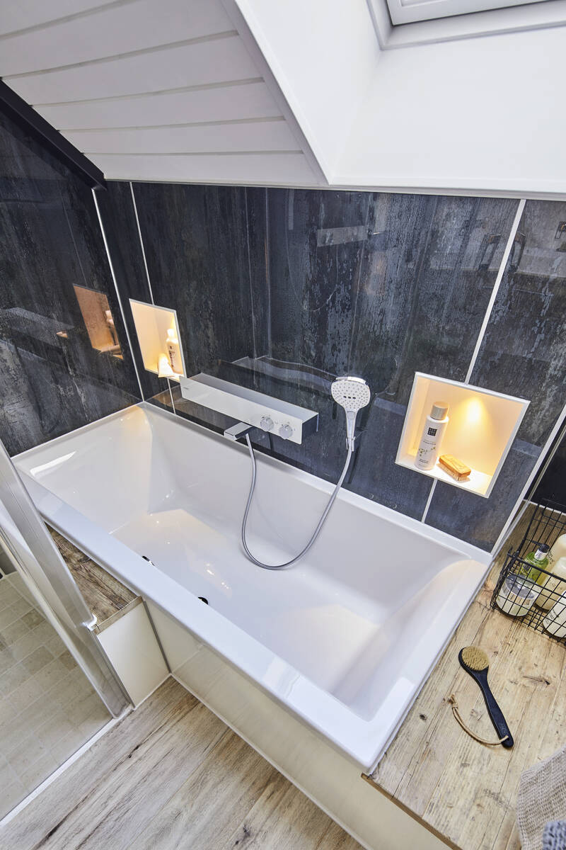 Hansgrohe Raindance Select E EcoSmart 120 White/Chrome ručni tuš sa 3 vrste mlaza 26521400