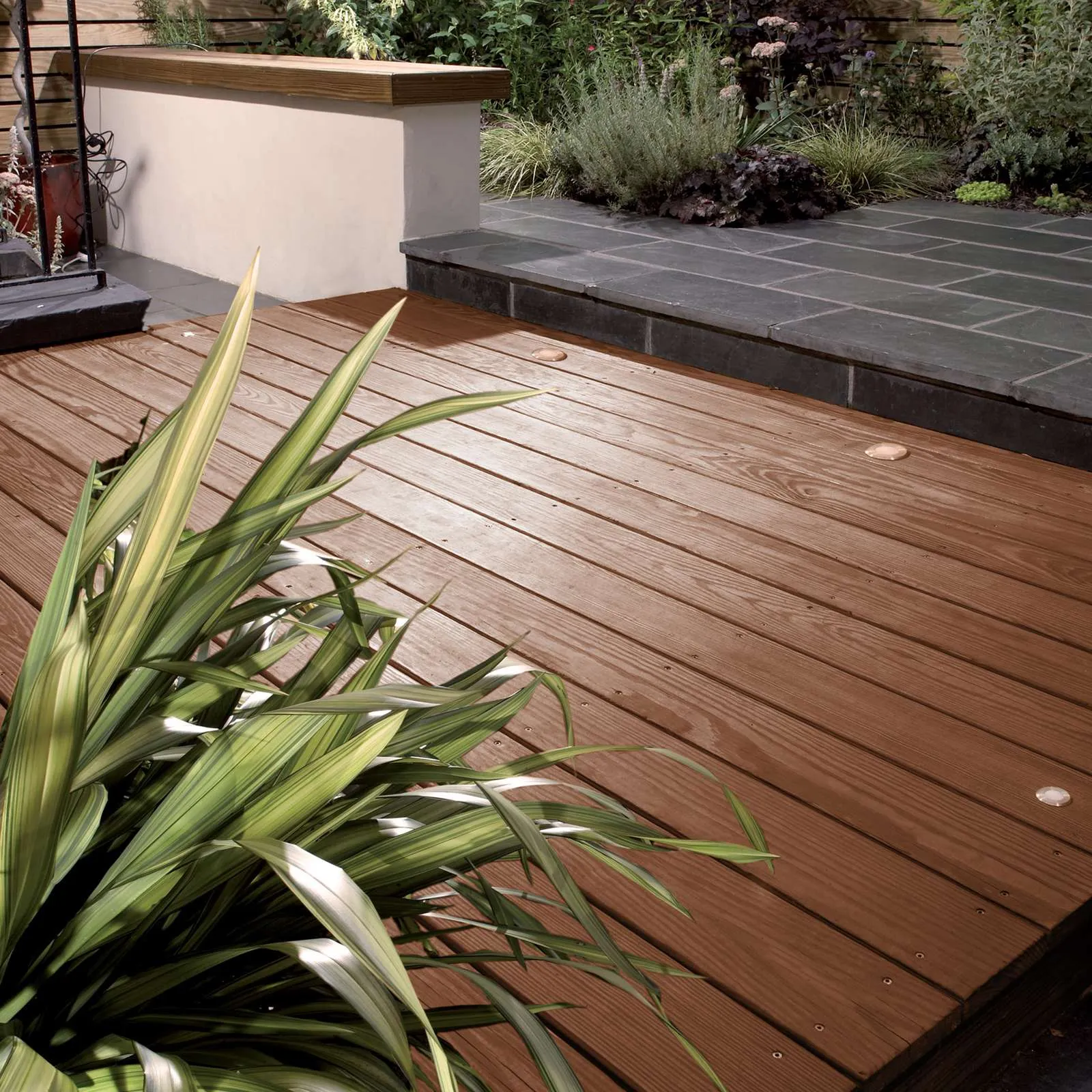 Sadolin Classic African Walnut 0,75L osnovni lazurni premaz za drvo za spolja i unutra tankoslojni (0,06-0,13L/m<sup>2</sup>)