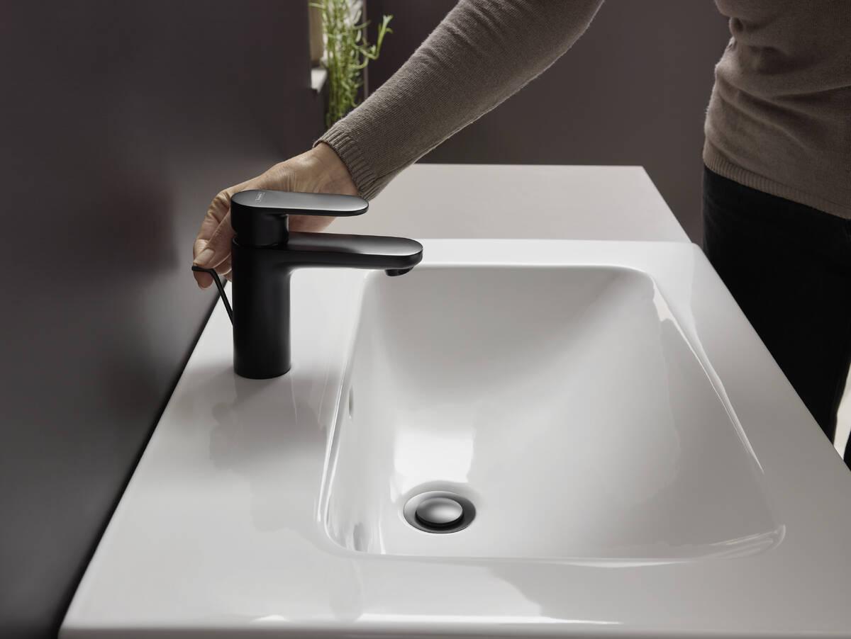Hansgrohe Vernis Blend 100 Matt Black baterija (slavina) za umivaonik sa odlivnim ventilom sifona pop-up 71551670