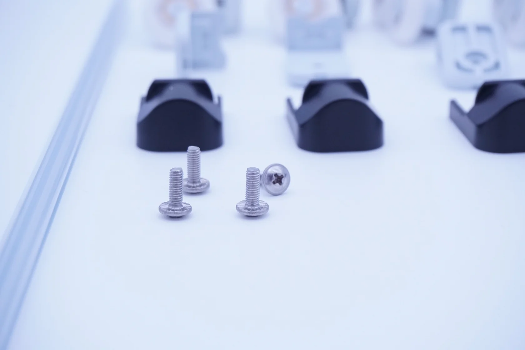 Hüppe Classics2 Black set od 2 gornja i 2 donja točkića za vrata tuš kabina sa pratećim elementima 027867