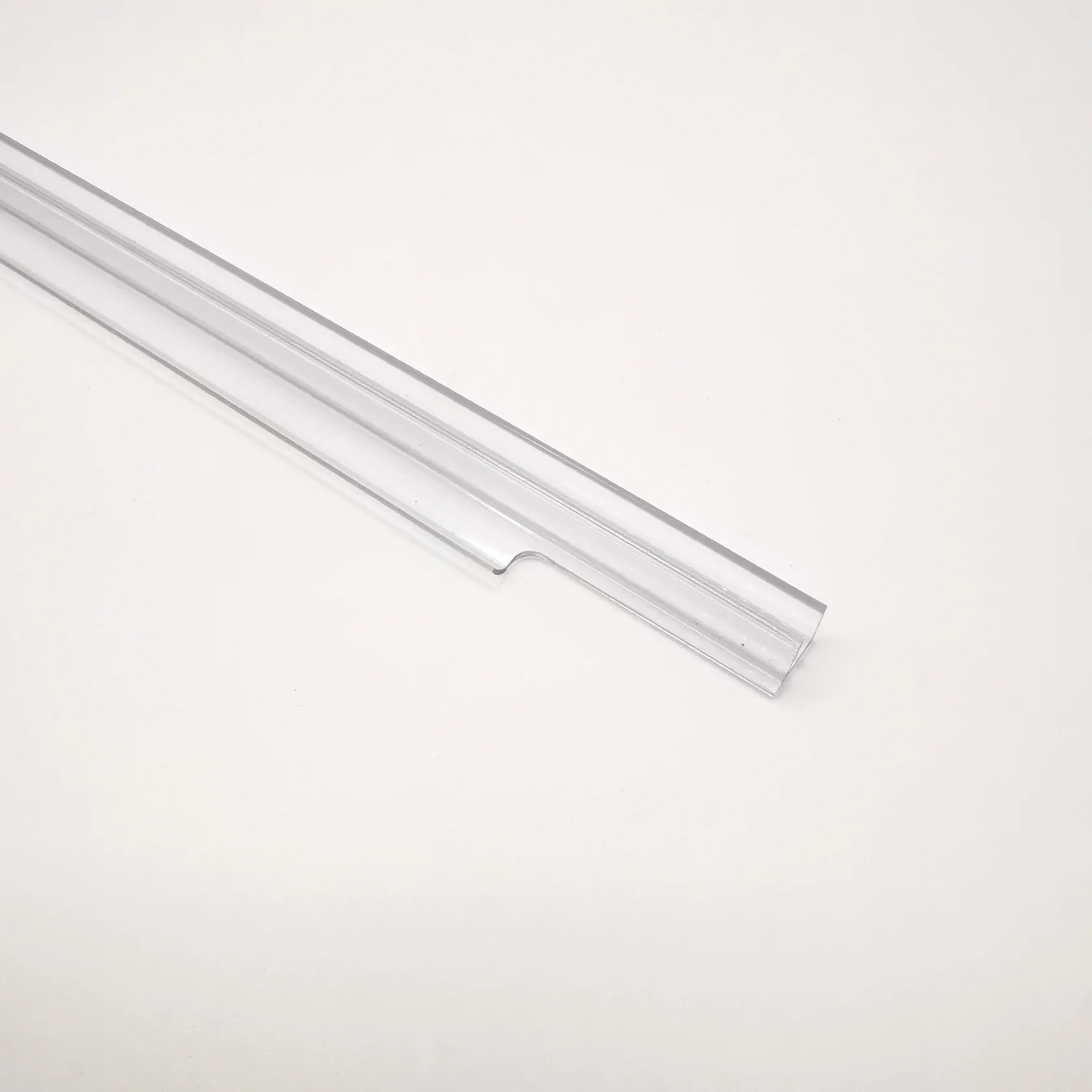 Hüppe zaptivni profil univerzalni elastični za pokretno staklo na vratima za tuš kabine sa polukružnom osnovom 068450