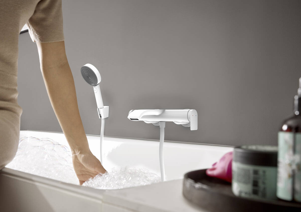 Hansgrohe Vivenis Matt White baterija (slavina) za tuš sa izlivom 75420700