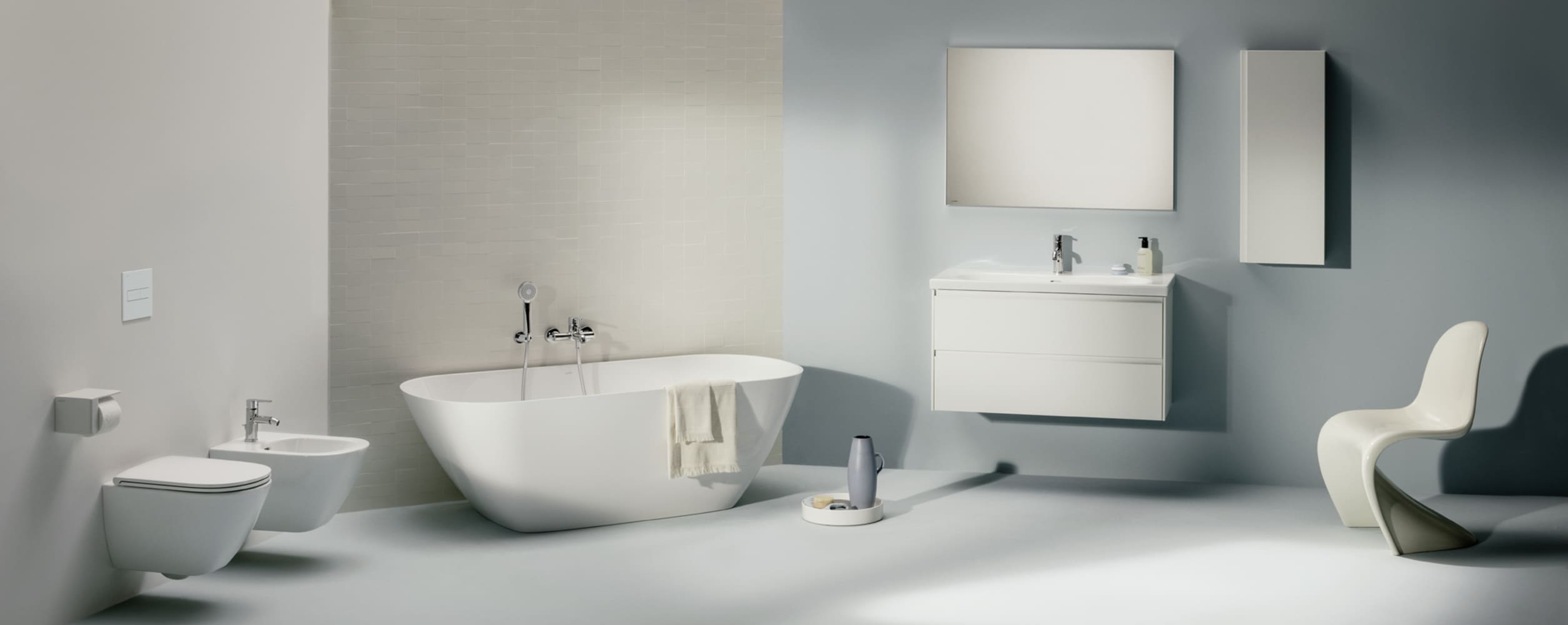 Laufen Lua Rimless White WC šolja 36x52x35 konzolna četvrtasta 8.2008.0.000.000.1 + Laufen Lua Slim SoftClose White daska za WC šolju sporospuštajuća i lakoskidajuća od duroplasta 8.9108.3.000.000.1