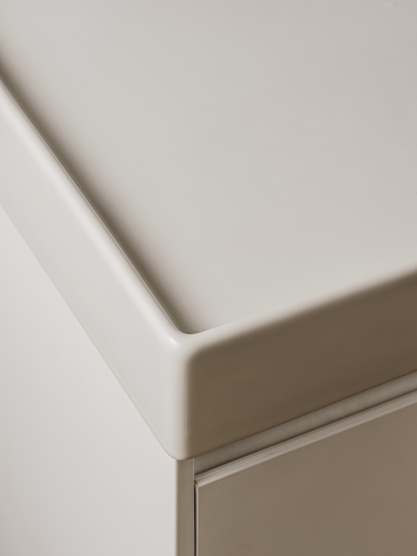 Roca Ona White Fineceramic® umivaonik (lavabo) 55x36x8 konzolni sa rupom za bateriju i prelivom A327683000