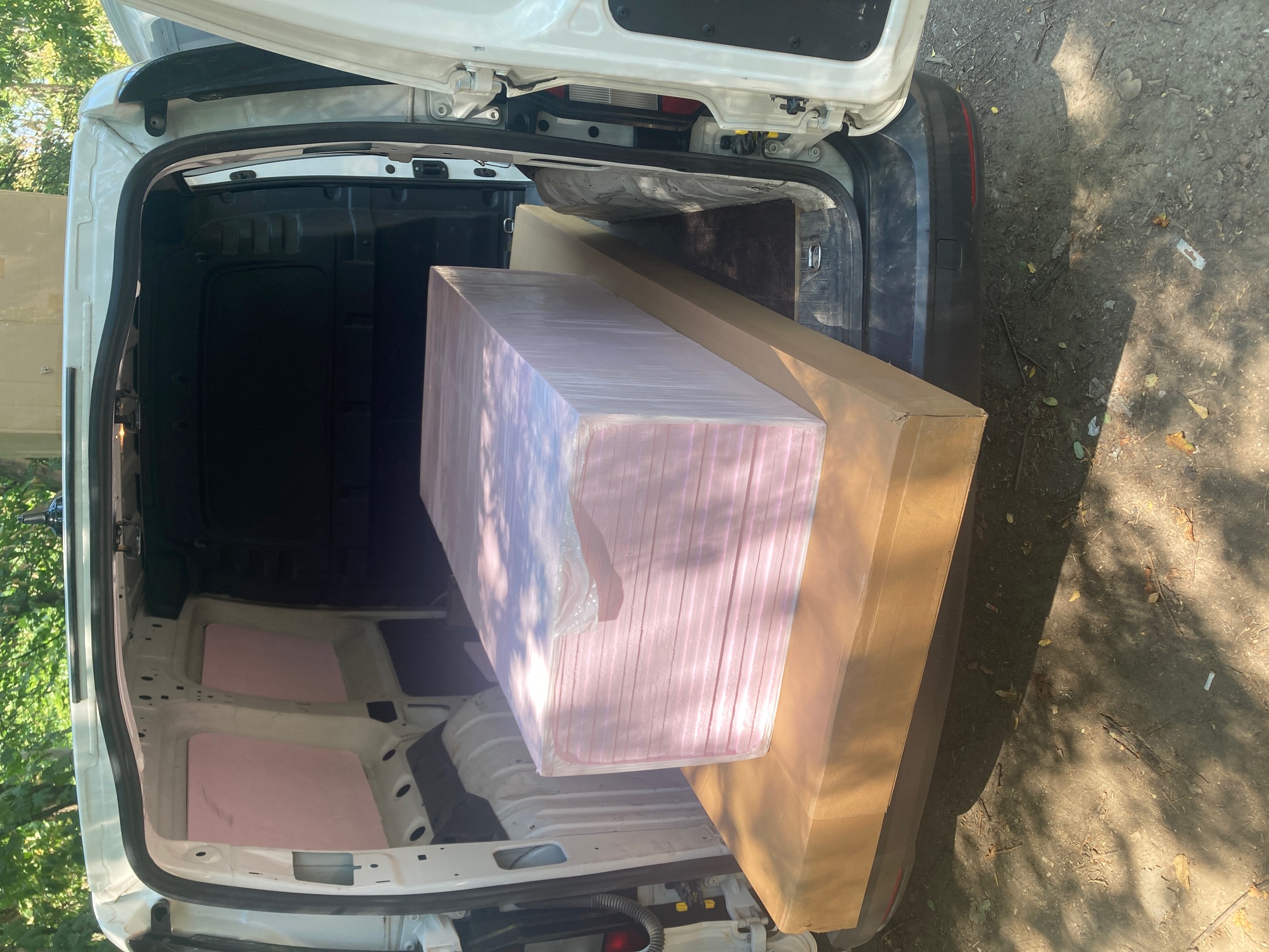 Trošak oblaganja fabričkog pakovanja tuš kabine ili kade za kupanje u stirodur 2cm povezan trakom radi dodatne zaštite kod transporta brzom poštom